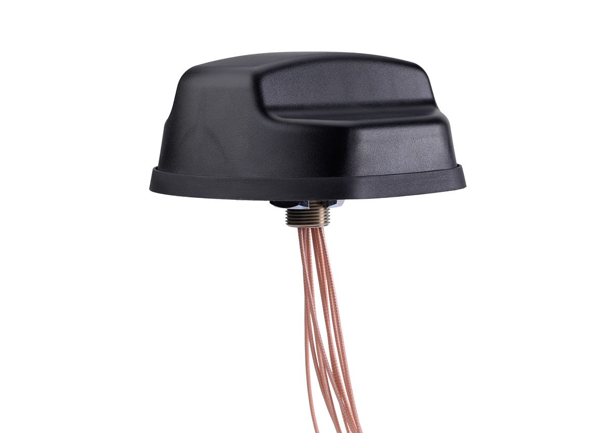 Coach™ II 4G/5G FR1 GNSS Multiband Antenna